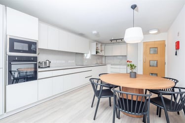 1 bed flat, Crown Station Place, Georgian Quarter, Liverpool, L73LA - Image 9